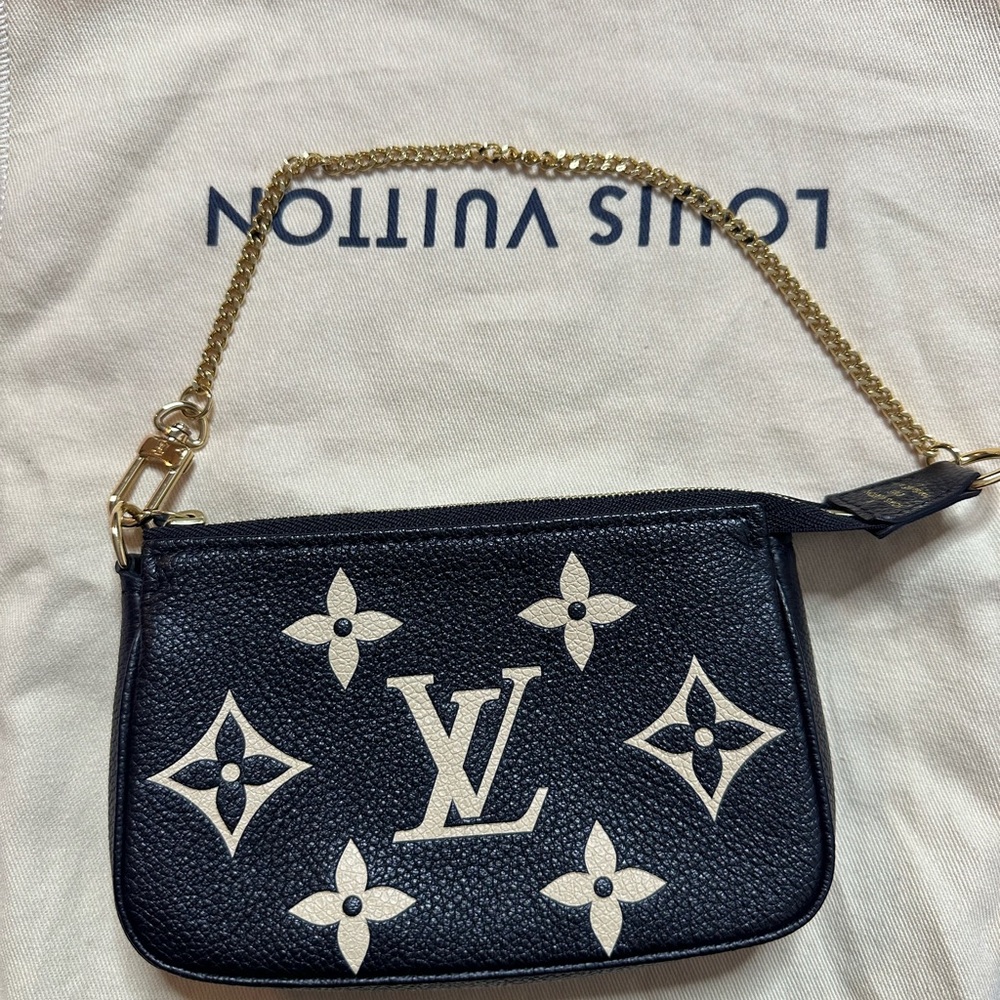 Louis Vuitton Black and Cream Wristlet